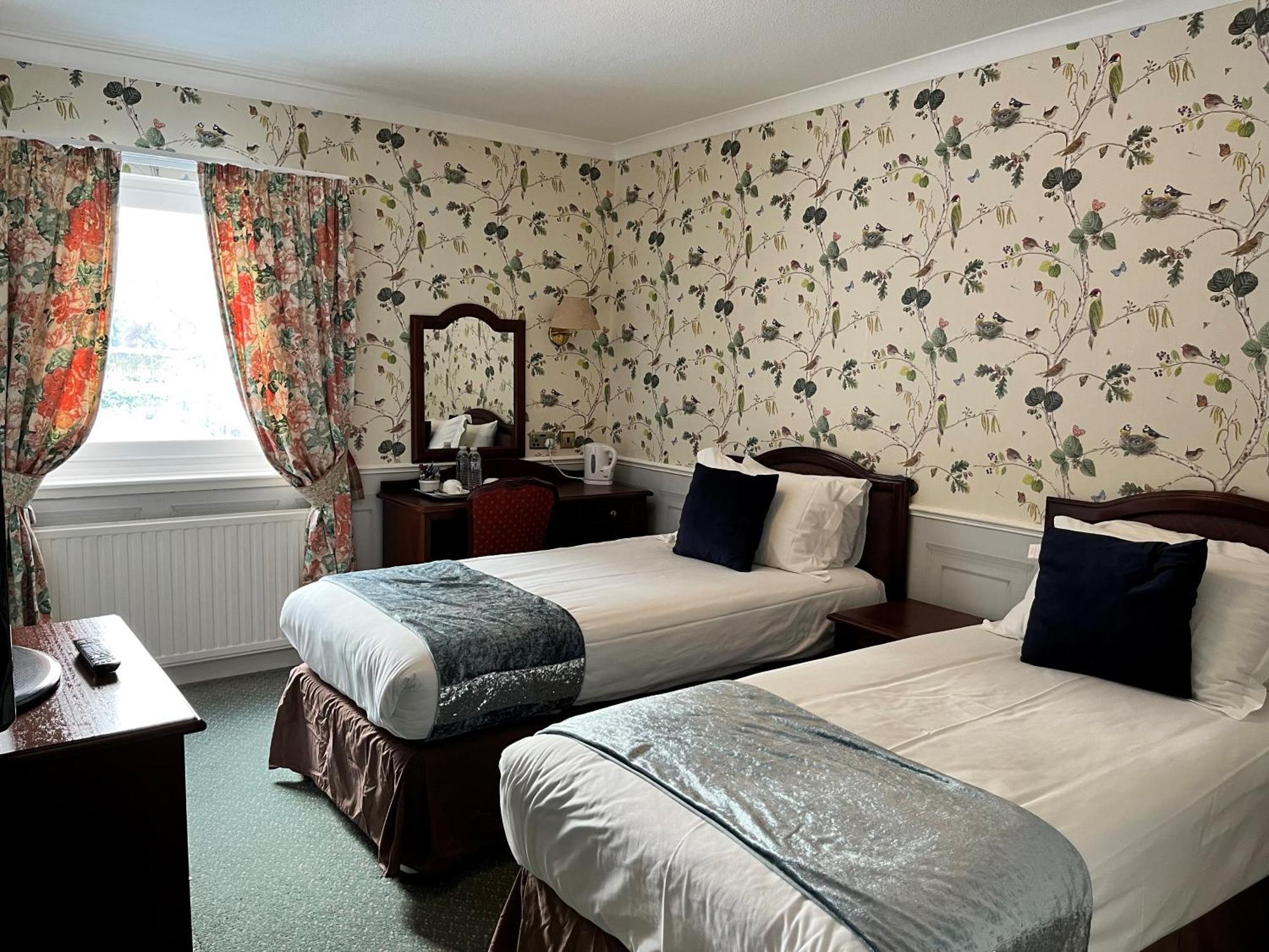 Ramnee Hotel Форрес Экстерьер фото